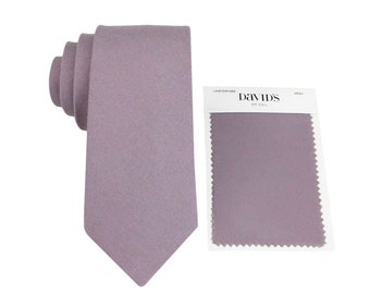 Cravatte di lana color lavanda. Cravatta da uomo color lavanda. Cravatta da matrimonio viola polverosa. Colore del vestito da sposa Lavender Haze di David. Cravatta Color Crepuscolo