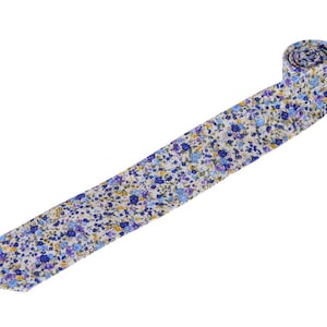 Floral Tie.Wedding Ties.Mens Fashion.Elegant Necktie with Floral Patterns.Wedding Sets.Tie Sets.Gifts for Him.