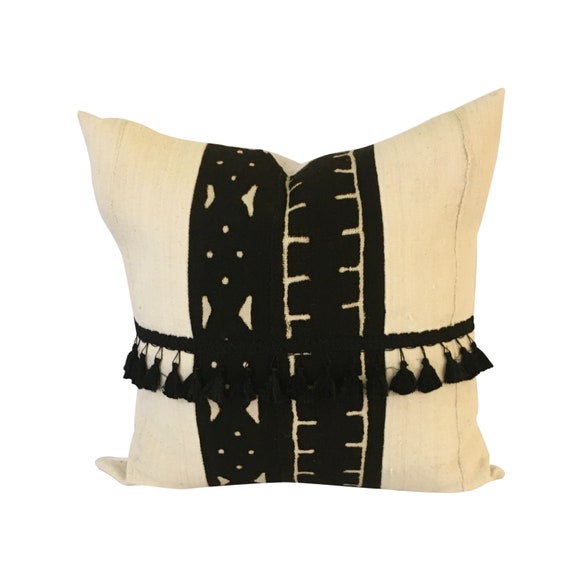 Black and White Mud Cloth Pillow Cover, African Print Pillow, Mudcloth Pillow,  Tassels on Pillow