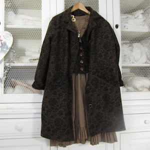 Manteau marron à motifs noirs, shabby romantique et boho gilet assorti image 1