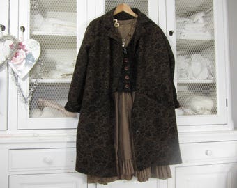 Manteau marron à motifs noirs, shabby romantique et boho  + gilet assorti