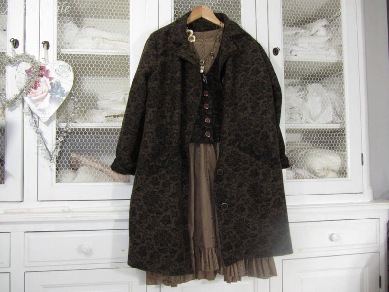 Manteau marron à motifs noirs, shabby romantique et boho gilet assorti image 1