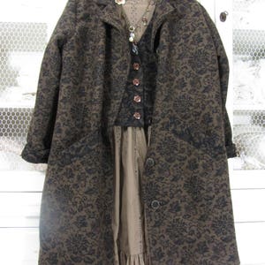 Manteau marron à motifs noirs, shabby romantique et boho gilet assorti image 7