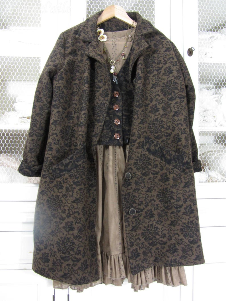 Manteau marron à motifs noirs, shabby romantique et boho gilet assorti image 7