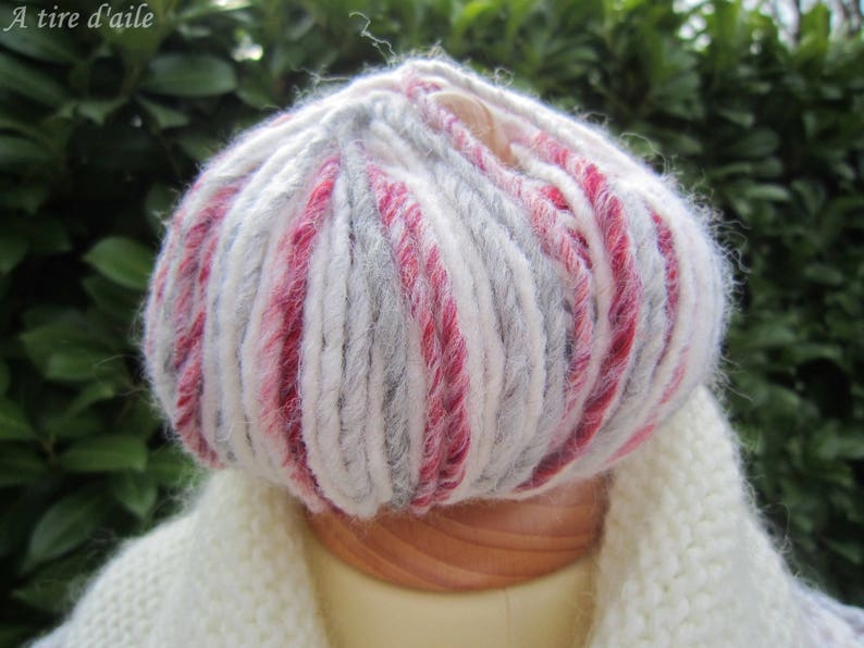 Echarpe au crochet en laine écrue, rose et grise image 5