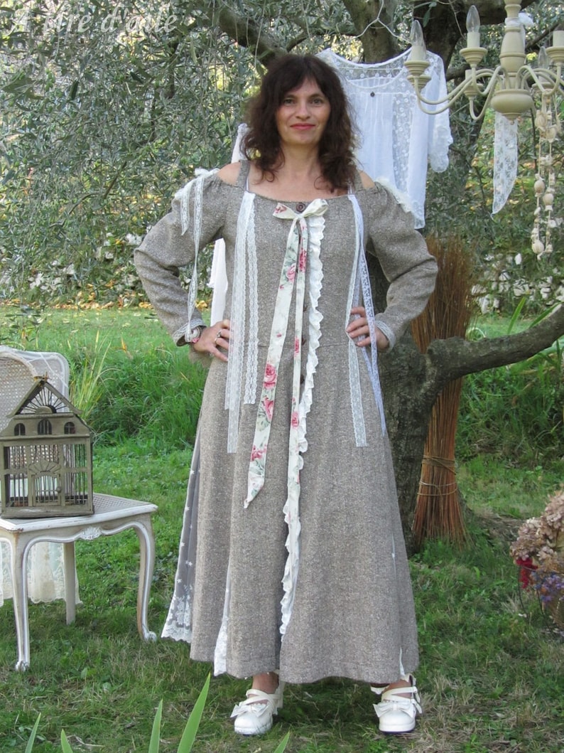 Robe bustier romantique en tweed et dentelles image 1