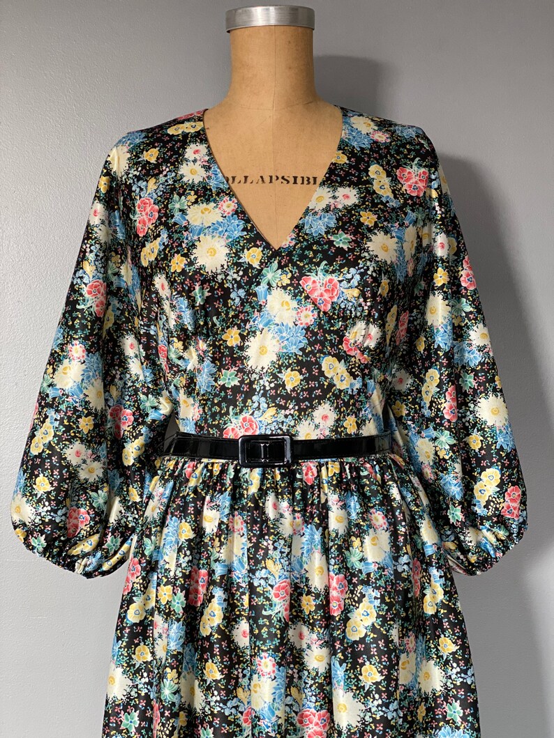 Vintage 1970/'s \u201cGay Lady\u201d Floral Balloon Sleeve Dress with Black belt