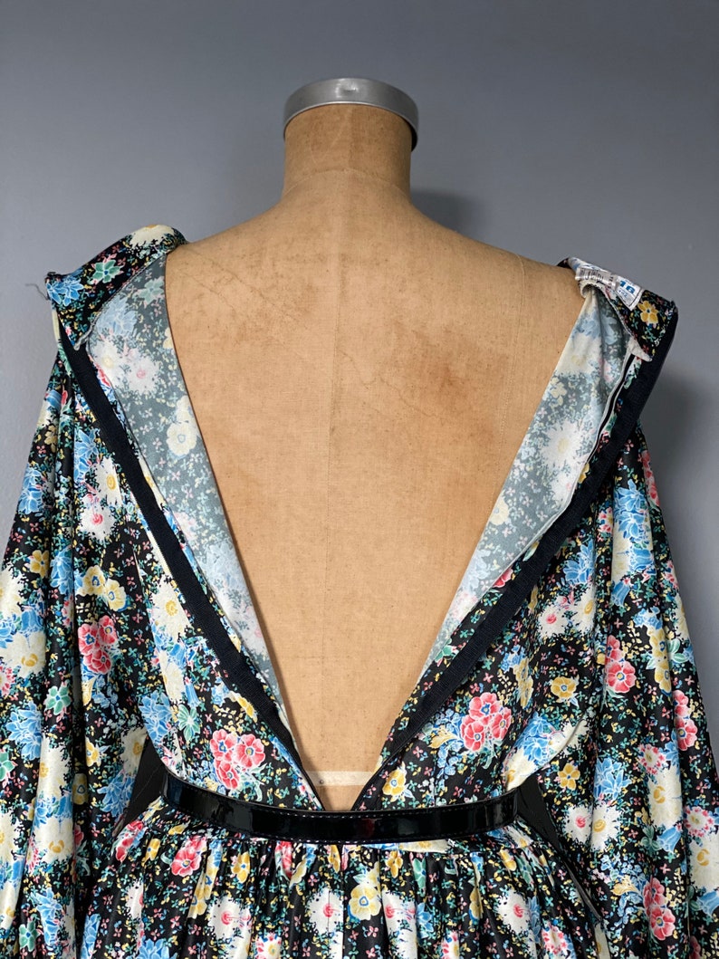 Vintage 1970/'s \u201cGay Lady\u201d Floral Balloon Sleeve Dress with Black belt