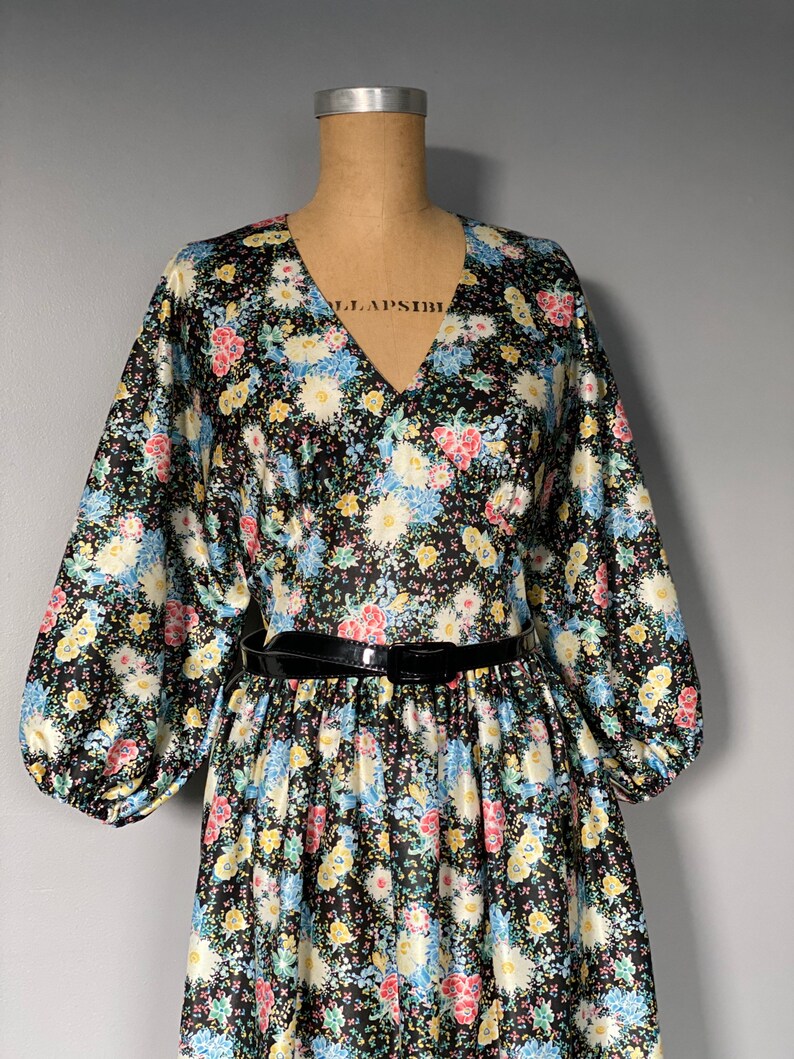 Vintage 1970/'s \u201cGay Lady\u201d Floral Balloon Sleeve Dress with Black belt
