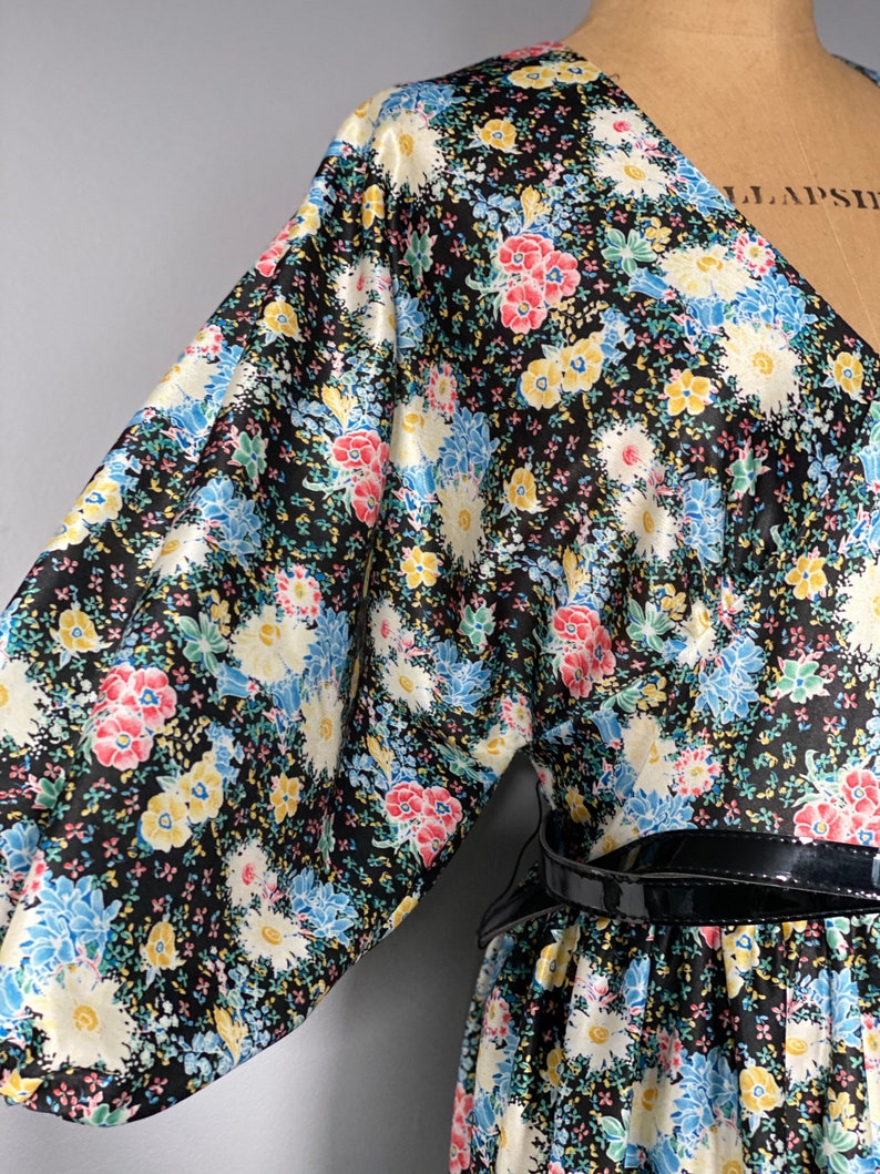 Vintage 1970/'s \u201cGay Lady\u201d Floral Balloon Sleeve Dress with Black belt