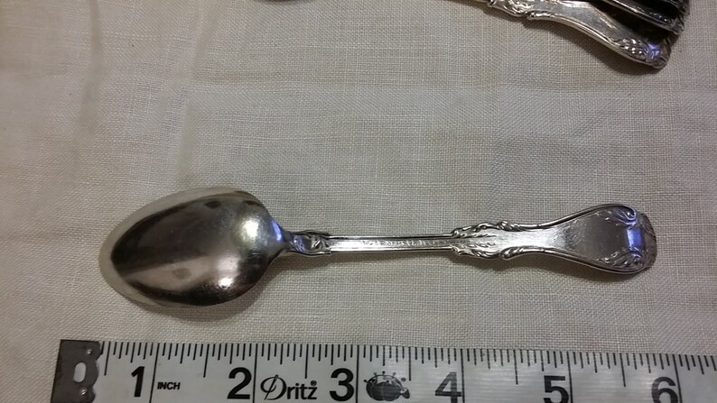 Silver plate Hanover pattern teaspoons circa 1901 by Wm Rogers company approximately 6 inches