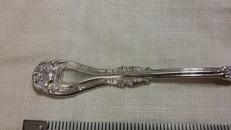 Silver plate Hanover pattern teaspoons circa 1901 by Wm Rogers company approximately 6 inches
