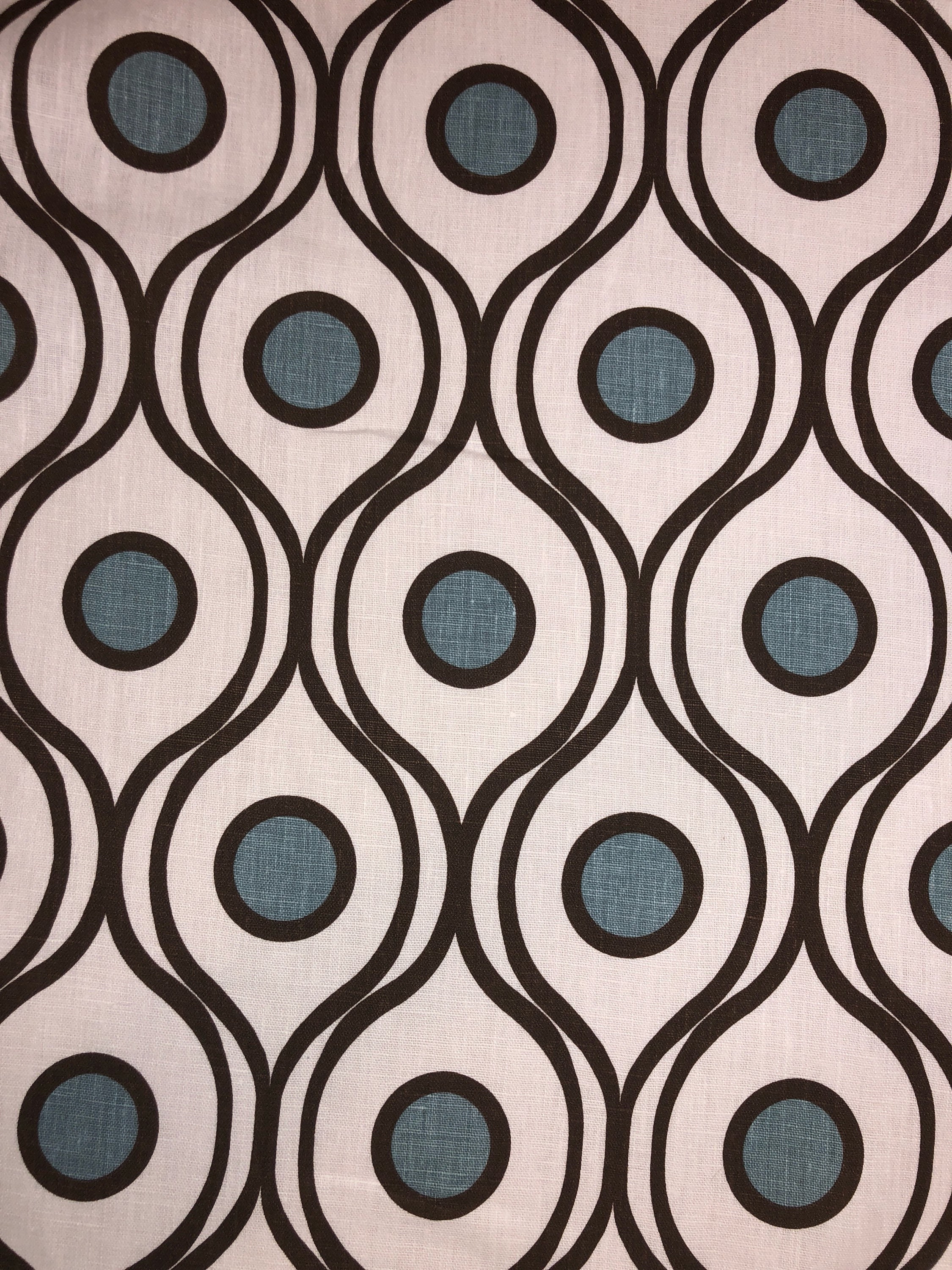 幾何学模様のリネンシャワーカーテン：ティール＆ブラウンの