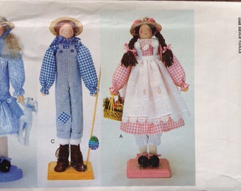 18 inch dowel dolls and clothes Butterick pattern