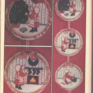 Sunbonnet Sue Busy Christmas Hoops