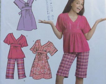 Girls and teens dress, shorts, top Simplicity sewing pattern