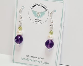 Boucles d'oreilles perle améthyste et péridot, boucles d'oreilles inspirées des suffragettes, boucles d'oreilles pendantes en perles violettes et vertes, cadeaux bijoux avec pierres de naissance