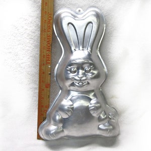 Bunny cake pan Wilton 1989 Cake Pan, Easter Bunny Cake pan Baking Pan Aluminum Baking Mold, Cake To Decorate 14 image 7