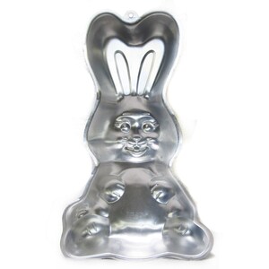 Bunny cake pan Wilton 1989 Cake Pan, Easter Bunny Cake pan Baking Pan Aluminum Baking Mold, Cake To Decorate 14 image 3