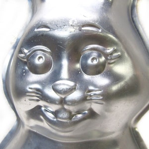 Bunny cake pan Wilton 1989 Cake Pan, Easter Bunny Cake pan Baking Pan Aluminum Baking Mold, Cake To Decorate 14 image 2