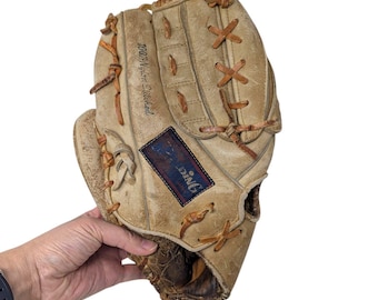 Vintage Spalding Leather Baseball Glove Mitt Mel Stottlemyre 42-3252 LHT