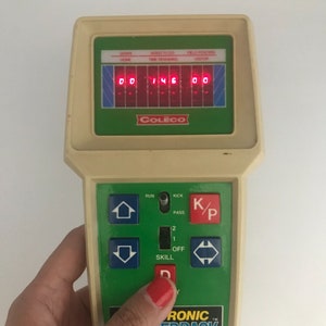 VTG Vintage Coleco Electronic Quarterback Football Handheld Game
