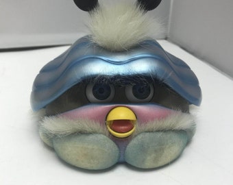 2001 Tiger Electronics Hasbro Interactive Blue Furby Clam Shelby Electronic Pet Toy