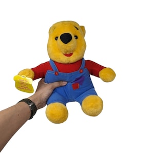 Vintage 1997 Disney Winnie the Pooh Hug and Wiggle Electronic Talking Plush Toy - Untested
