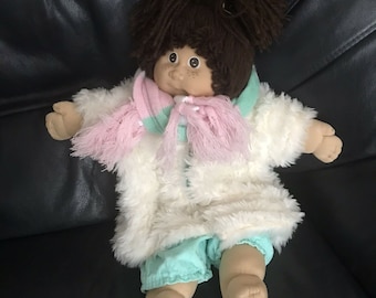 Vintage 1984 1980er Cabbage Patch Kids JESMAR Brown Hair Freckles Puppe mit Pelzmantel