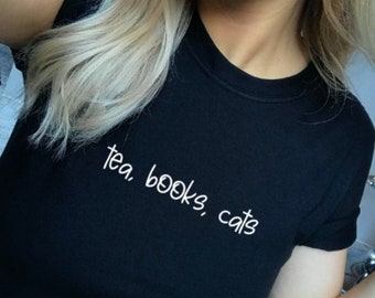 Tea Books Cats T-Shirt: Bookworm Reader Gift