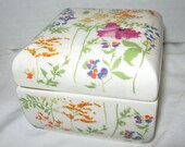 Vintage (1980s) Elizabeth Arden Floral Porcelain Trinket Box - 4 quot W x 4 quot D x 3 quot H, Modern Floral Pattern, Orange Purple Yellow
