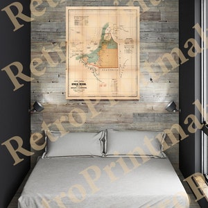 Könnte beinhalten: Eine Vintage-Karte der Republik Mexiko, die die Bundesstaaten Tabasco und Campeche zeigt. Die Karte ist auf gealtertem Papier gedruckt und hat eine hellbraune Farbe. Die Karte ist gerahmt und hängt an einer Holzwand.