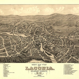 Vista aerea di Laconia, contea di Belknap, New Hampshire N.H. 1883. Riproduzione giclée di un'antica parete in stile Home Deco di Restoration Hardware.