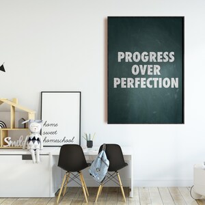 kunst aan de muur voor thuisonderwijs | vooruitgang over perfectieteken | inspirerende poster | afdrukbare muurkunst in de klas | kikiandnim | digitale afdruk afbeelding 3
