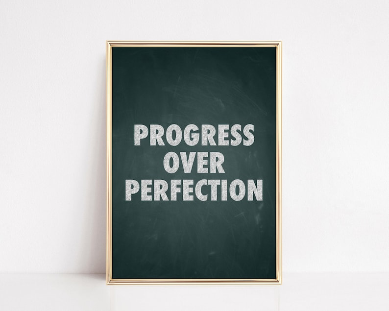 kunst aan de muur voor thuisonderwijs | vooruitgang over perfectieteken | inspirerende poster | afdrukbare muurkunst in de klas | kikiandnim | digitale afdruk afbeelding 1