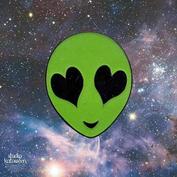 Alien Heart Eyes Pin - Etsy