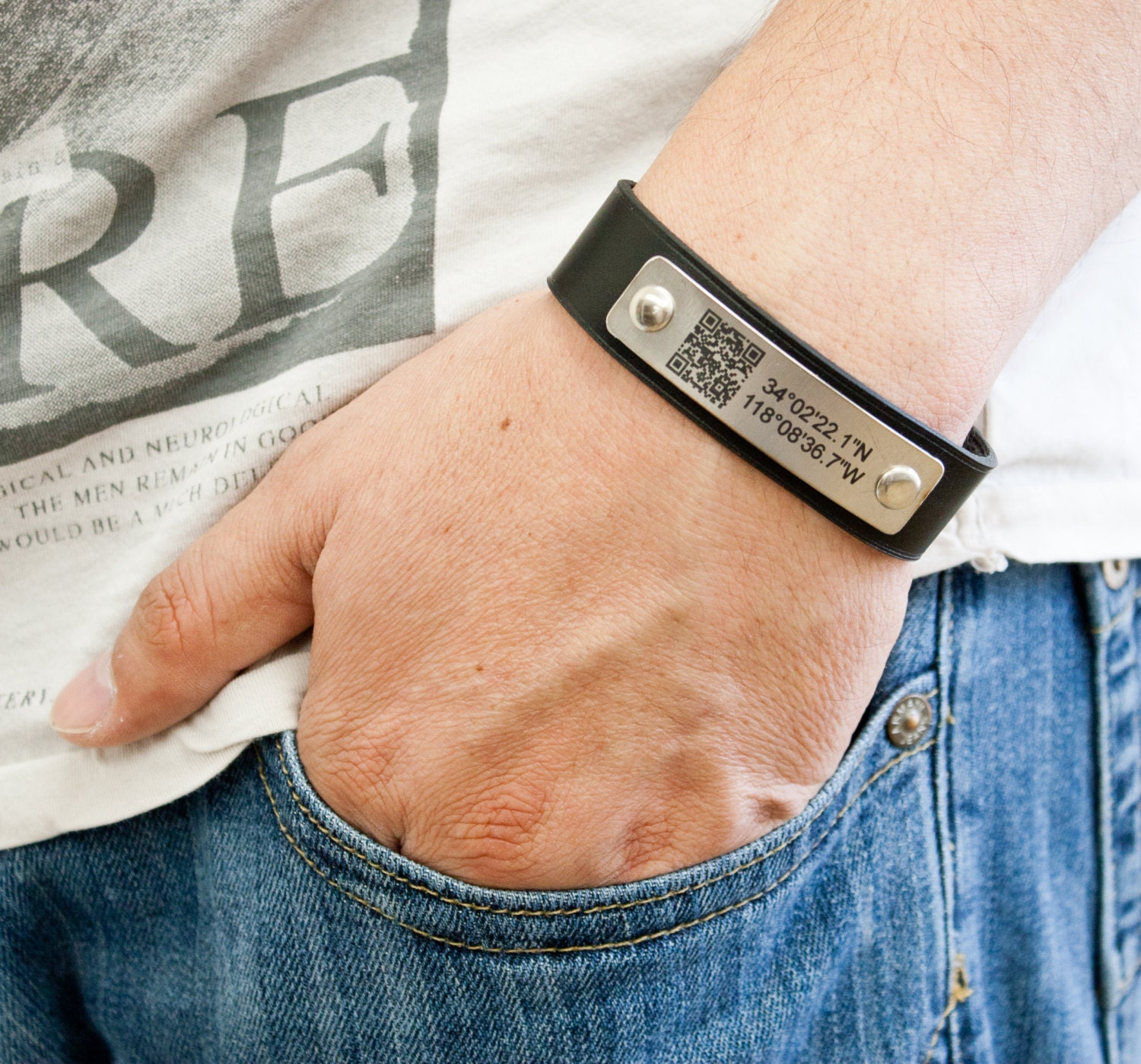 Share 80+ bracelet qr code latest POPPY