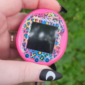 Tamagotchi Uni 90s Rainbow Cheetah Spots Faceplate