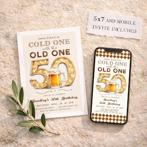 Puede incluir: Invitaci&oacute;n de cumplea&ntilde;os n&uacute;mero 50 con el texto "Ven a tomar una cerveza con el viejo". El dise&ntilde;o incluye una jarra de cerveza y el n&uacute;mero 50 con detalles de bombillas. Tambi&eacute;n se incluye una invitaci&oacute;n m&oacute;vil.