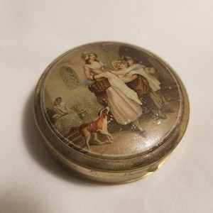 Yardley Vintage 1940s double compact in brass with pastoral image