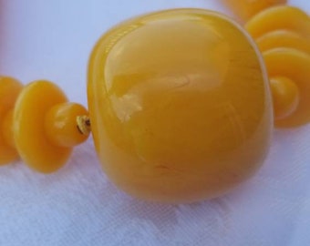 Dramatic chunky 1960s orange Bakelite beaded necklace