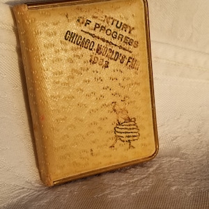 Original 1933 Chicago World Fair blush and powder compact