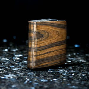 Men's wooden wallet