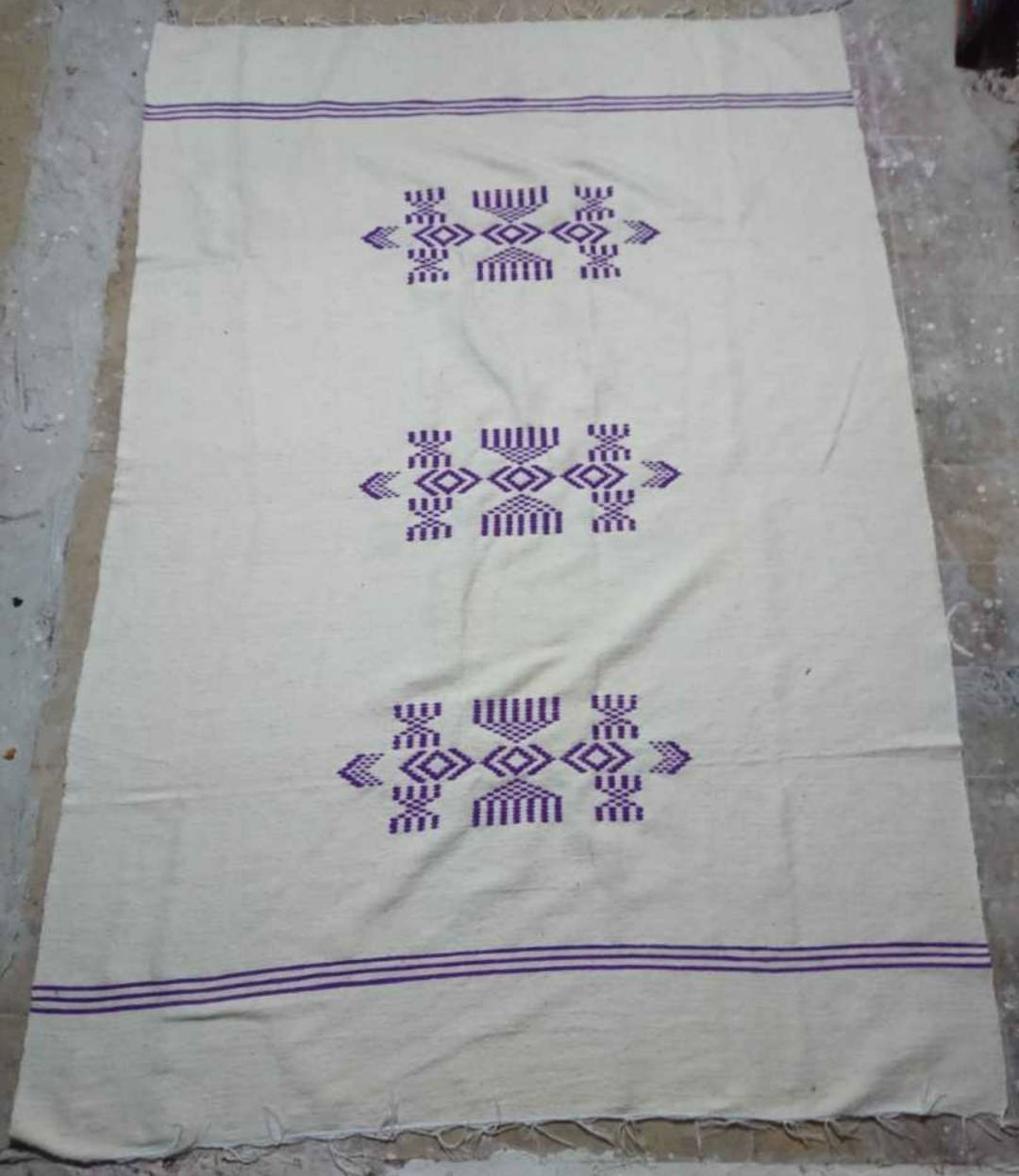 Couverture, Couverture Berbère, Blanc et Violet, Tunisienne Couvrant, à La Main, Main Tissé, Broderi