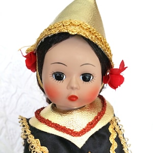 Vintage Madame Alexander 8" Doll Girl Indonesia International Series 579, In Box, With stand. Indonesia Girl Doll, Madame Alexander Doll