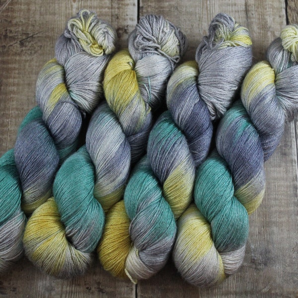 Fil de chaussettes teint à la main, 4ply, Plus Size Skein, 150g/600m, BFL et Silk - Hello Sailor