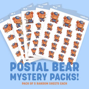 Puede incluir: Cinco hojas de pegatinas con un oso de dibujos animados vestido de cartero. El oso es marrón con uniforme y gorra azules. Las hojas están etiquetadas PB-4, PB-9, PB-22, PB-21 y PB-25. El texto de la imagen dice "POSTAL BEAR MYSTERY PACKS! PACK OF 5 RANDOM SHEETS EACH."