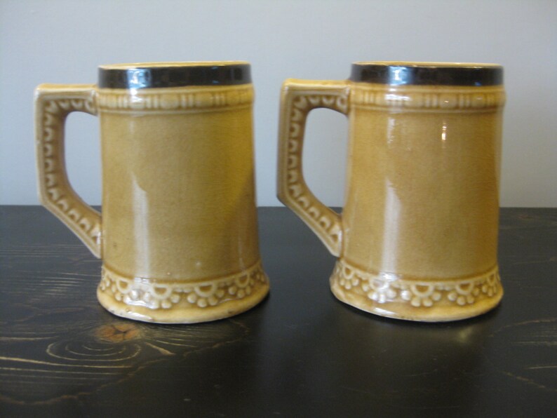 Japanese Stoneware Beer Mugs With Colonial Design / Ceramic Beer