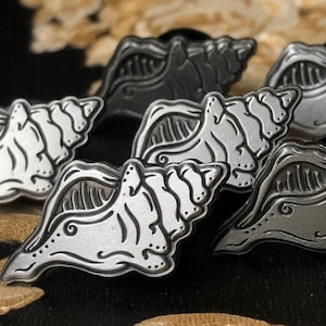 Silver Shell Pin (B GRADES)