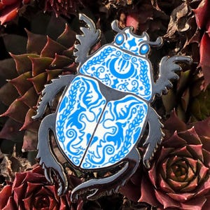 Insigne d'épingle insecte bleu en émail